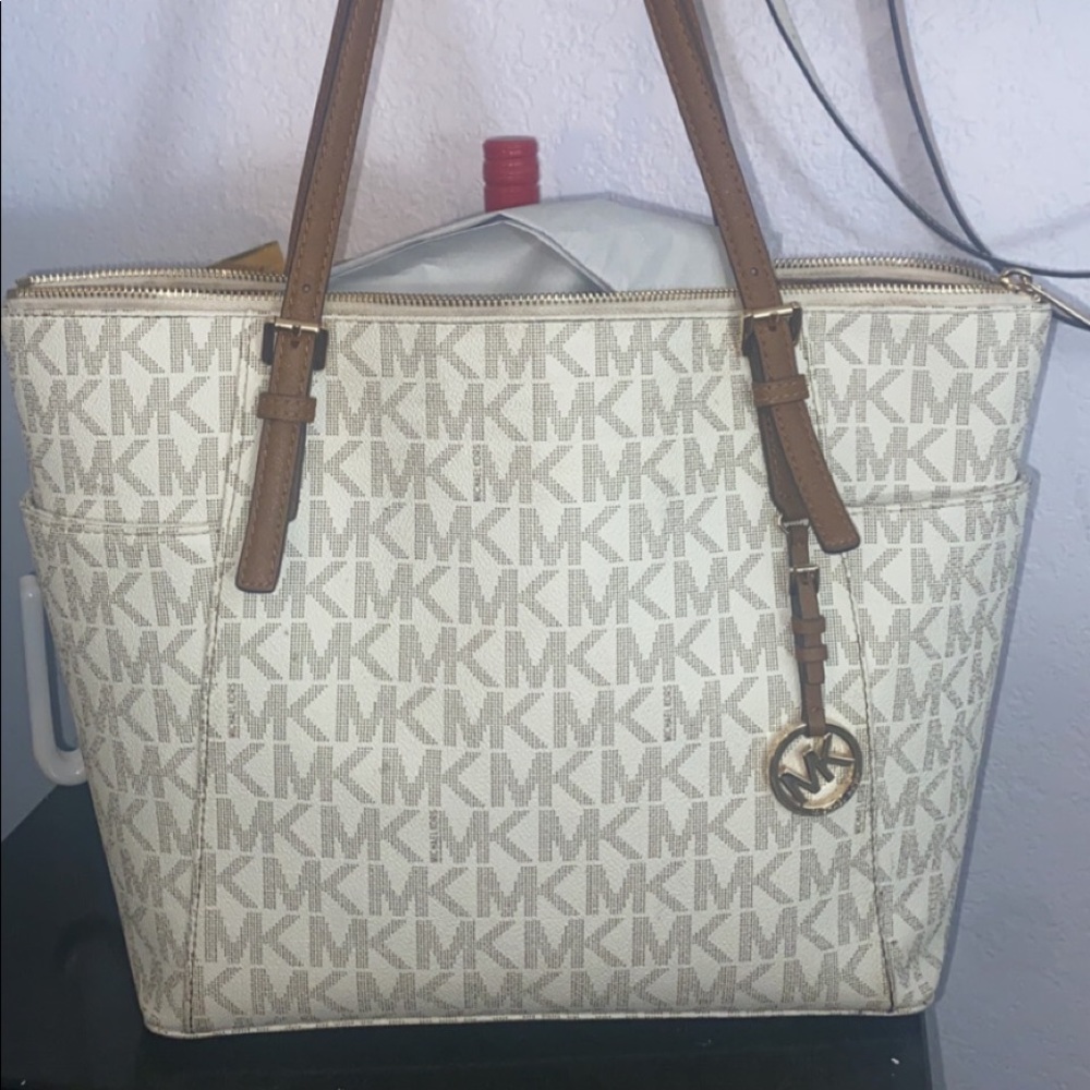 Michael kors purse